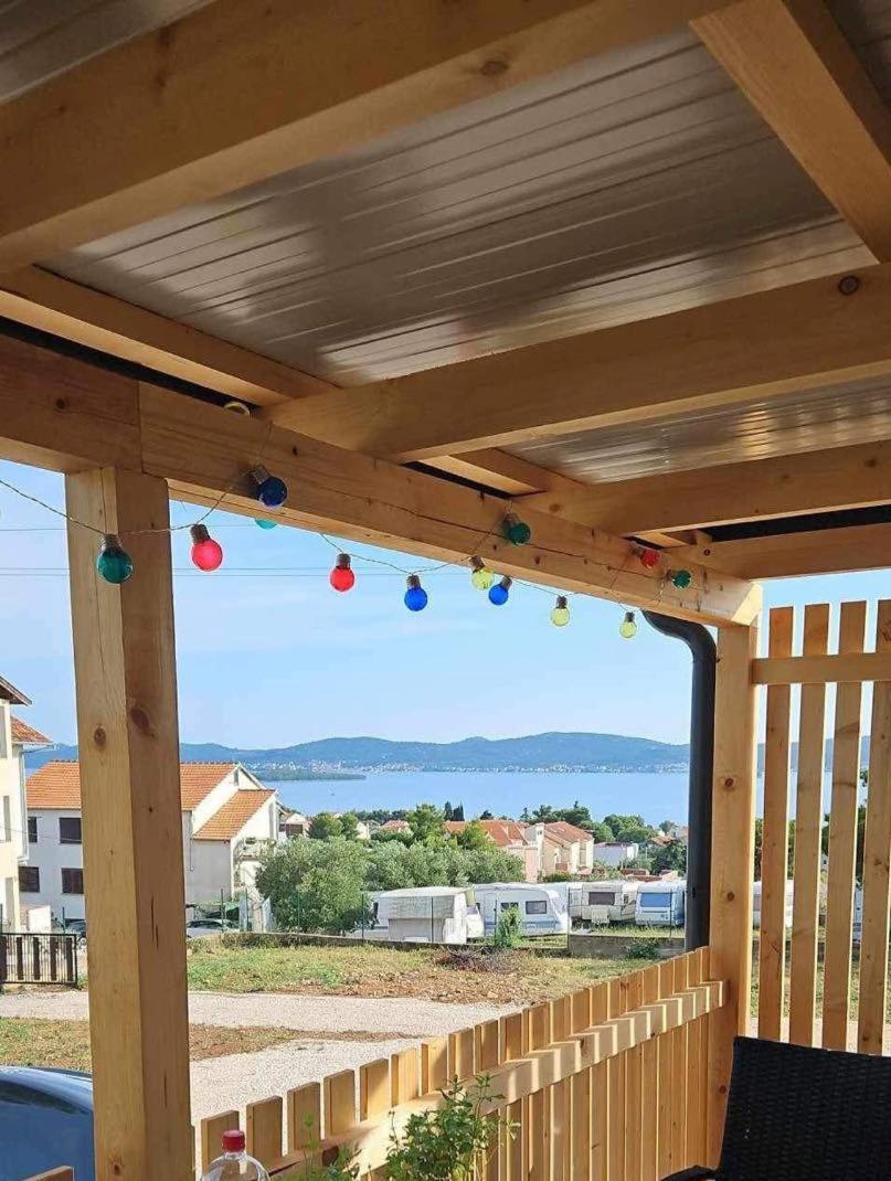 Apartamento Tiny House Lily With Jacuzzi Sveti Filip i Jakov Exterior foto