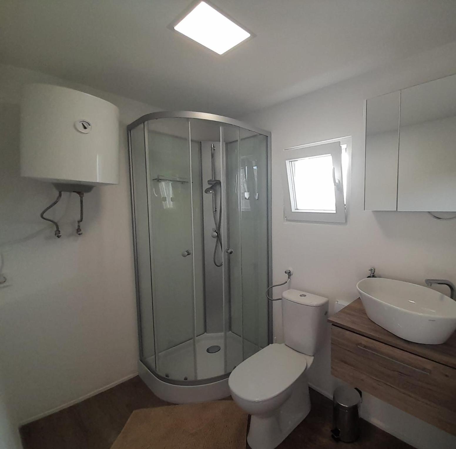 Apartamento Tiny House Lily With Jacuzzi Sveti Filip i Jakov Exterior foto