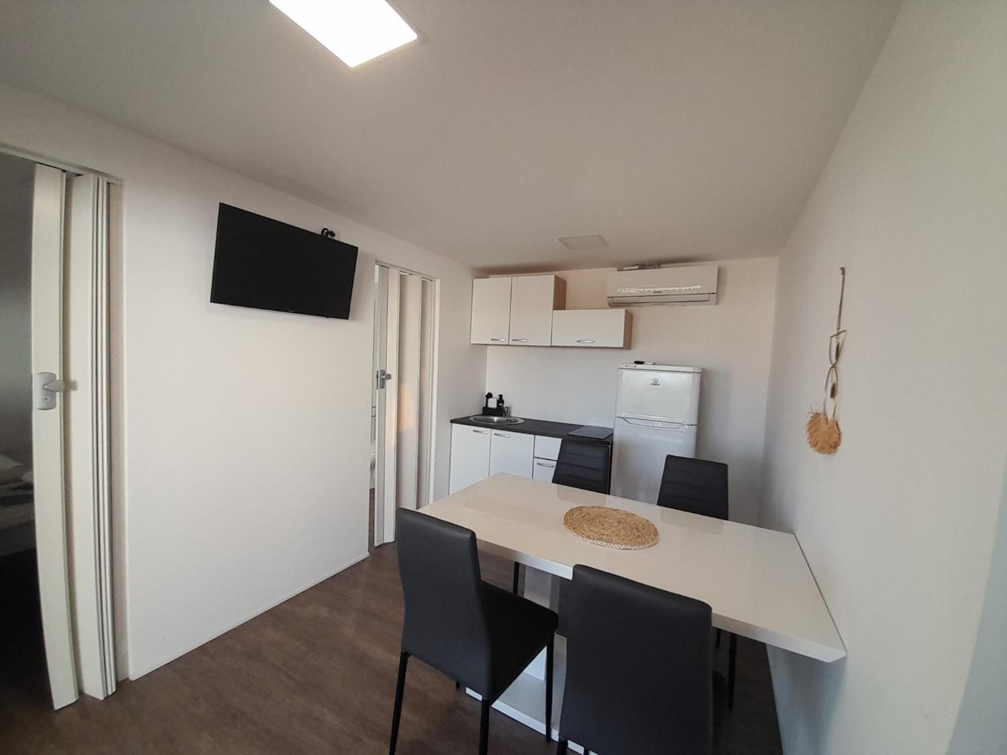 Apartamento Tiny House Lily With Jacuzzi Sveti Filip i Jakov Exterior foto